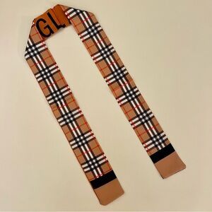 Elegant Heritage Plaid Silk Skinny Scarf (Twilly)